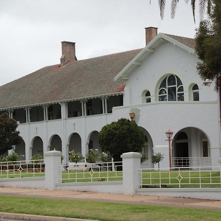 Hydro Hotel Leeton Extérieur photo