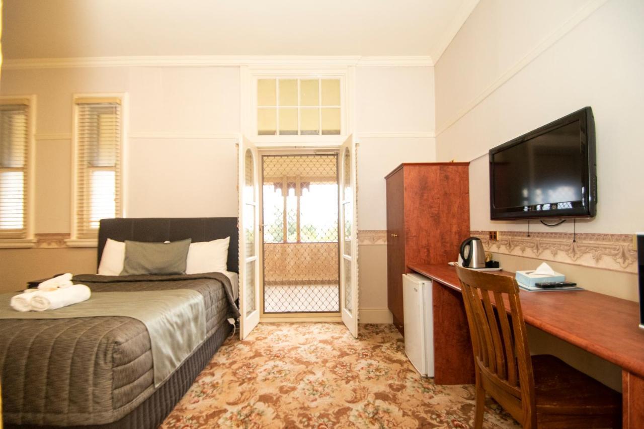 Hydro Hotel Leeton Extérieur photo