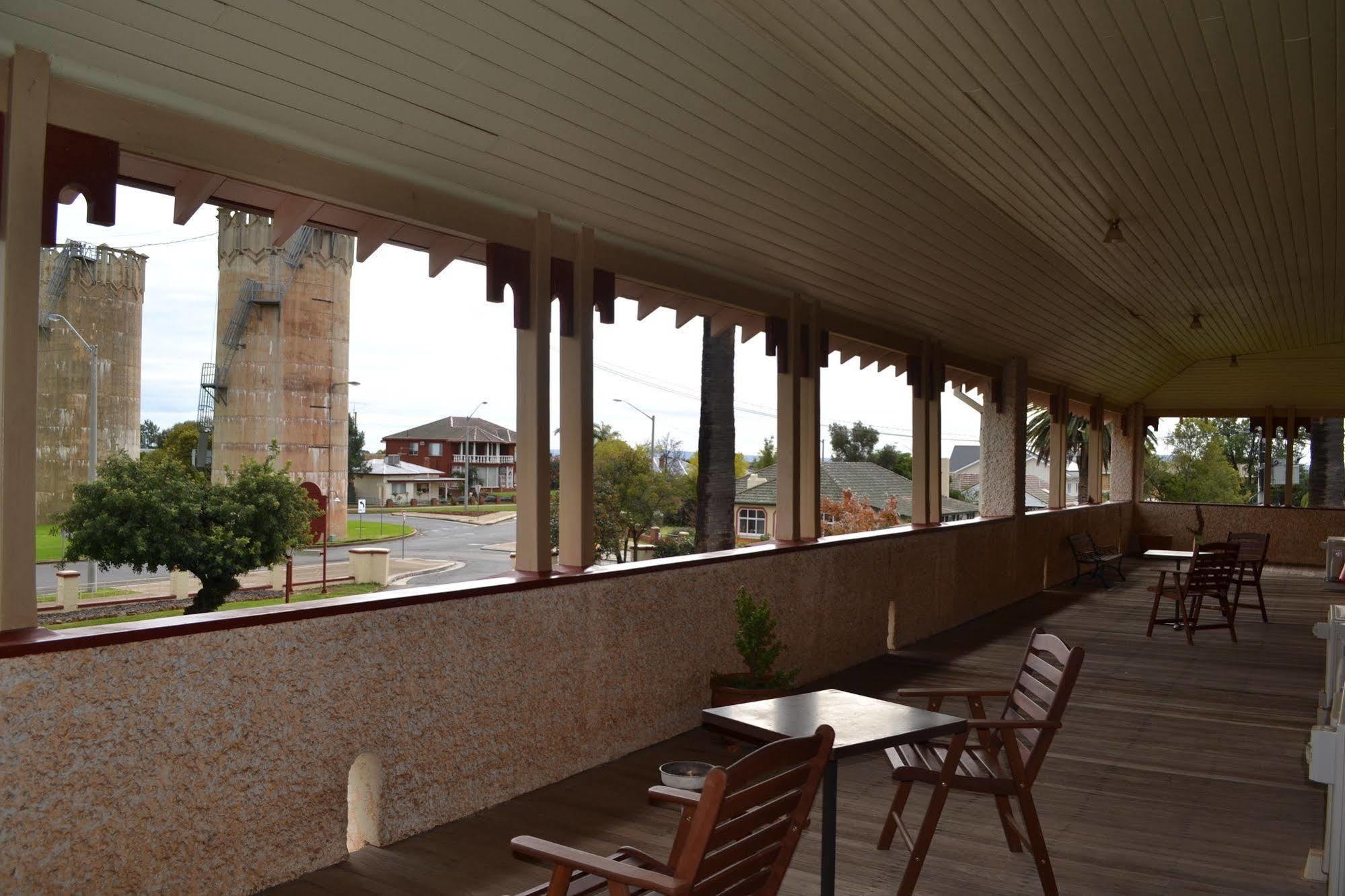 Hydro Hotel Leeton Extérieur photo
