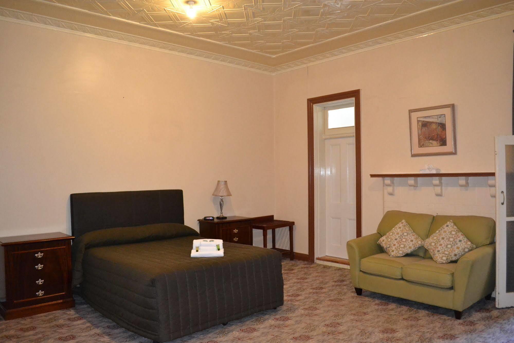 Hydro Hotel Leeton Extérieur photo