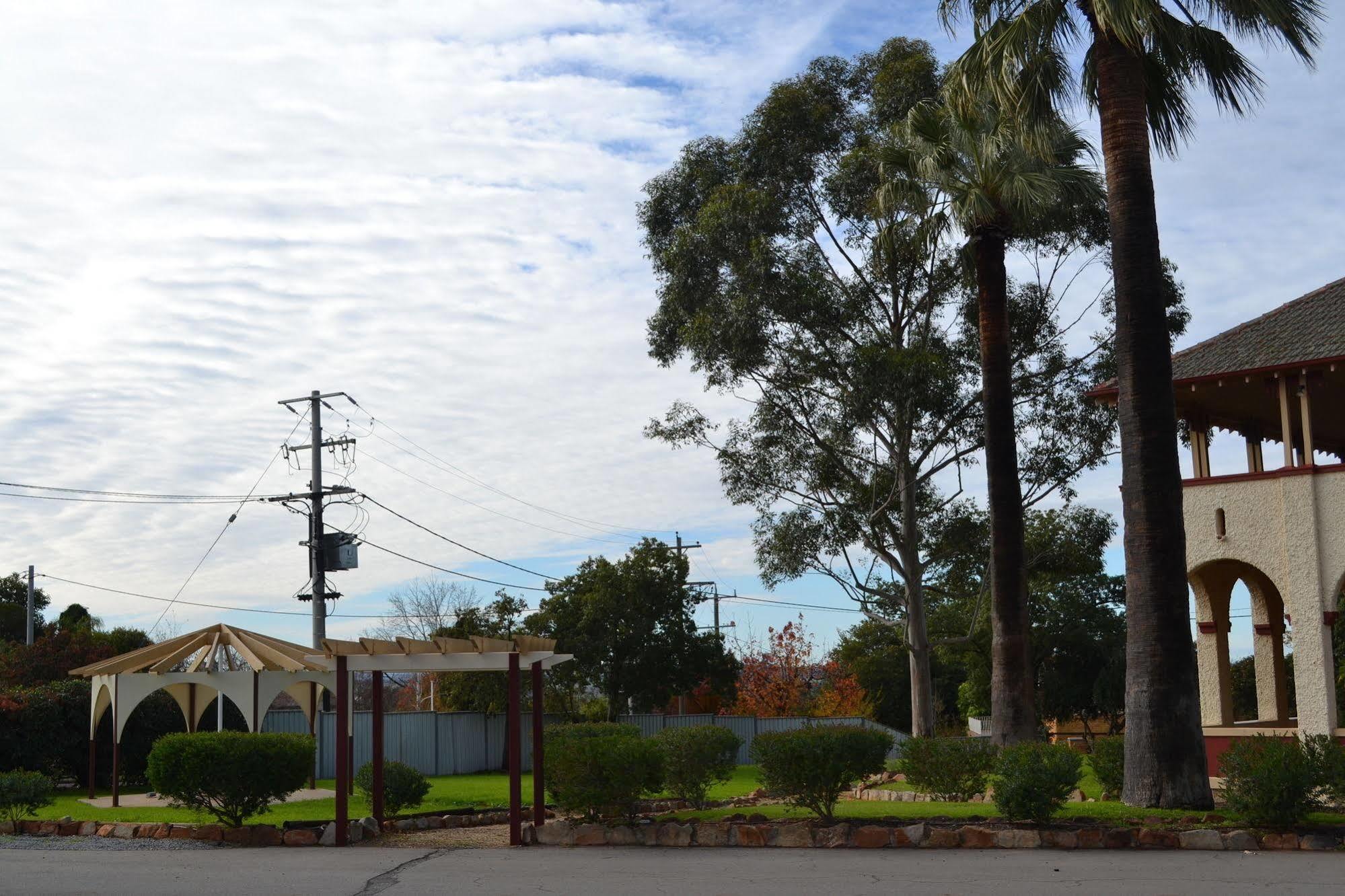 Hydro Hotel Leeton Extérieur photo